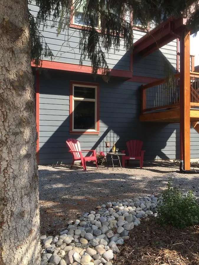 Banff'S Original Cowboy Bed And Breakfast Canada